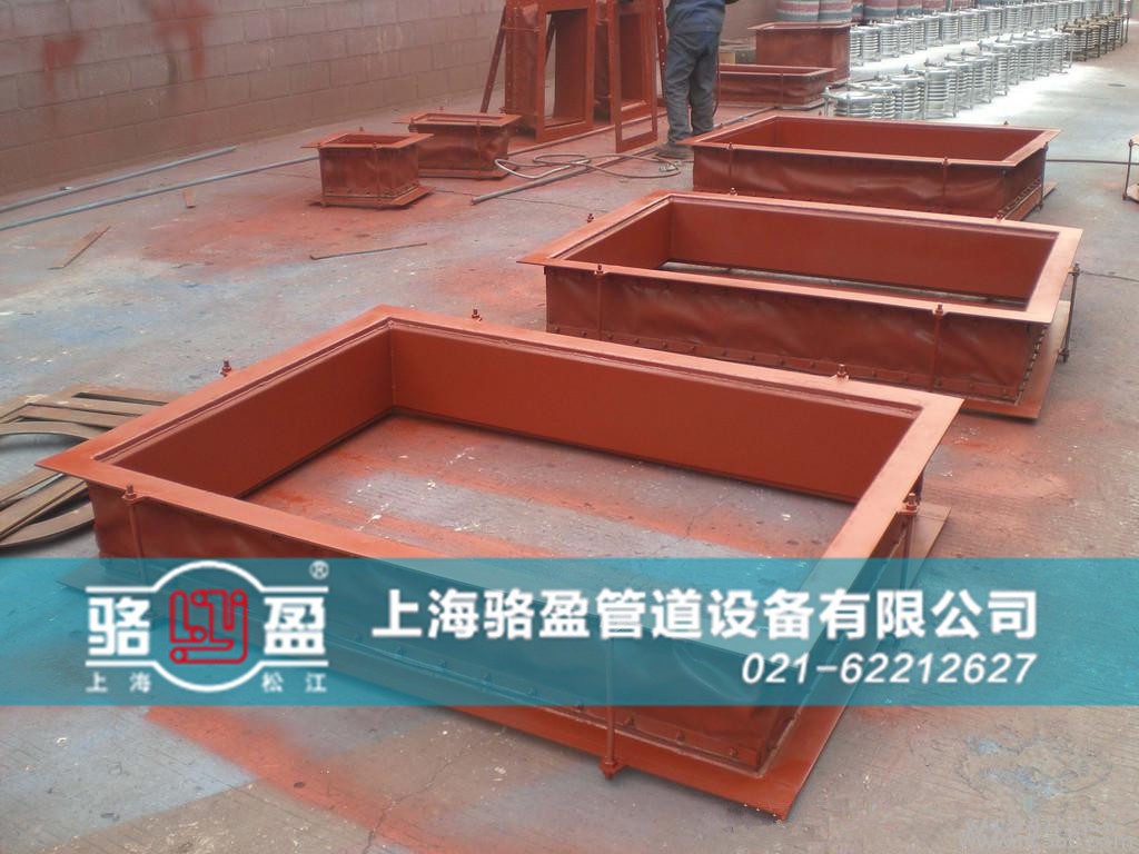 香港機(jī)場矩形非金屬<a href=http://m.hm5q28t.cn target=_blank class=infotextkey>補(bǔ)償器</a>噴涂環(huán)節(jié)